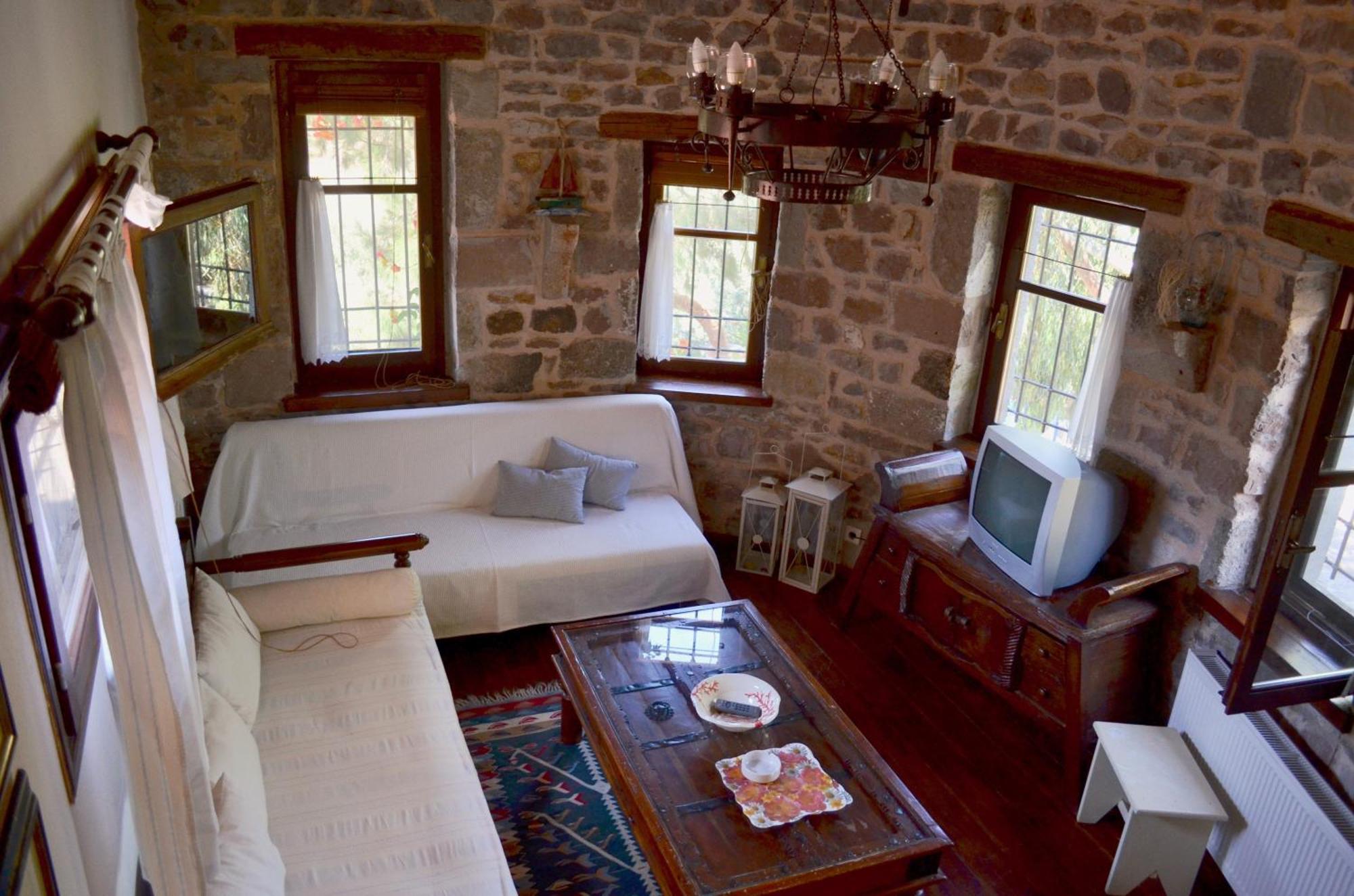 Lesvos Tower House Komninos Sígrion Екстериор снимка